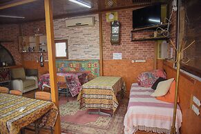Anz Guesthouse Pansiyon