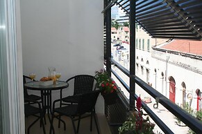 Guest House Teatrin Split