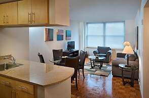 Premier Furnished Apt at Grove Pointe