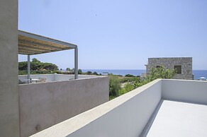 Callisto Seaside Homes & Suites