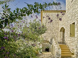 Callisto Seaside Homes & Suites