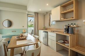 Callisto Seaside Homes & Suites