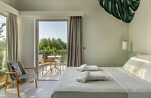 Callisto Seaside Homes & Suites