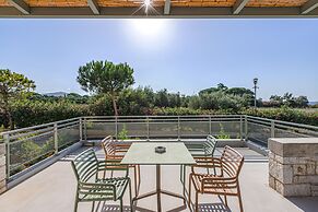 Callisto Seaside Homes & Suites