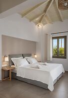 Callisto Seaside Homes & Suites