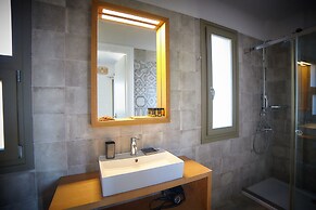 Callisto Seaside Homes & Suites