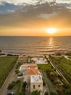 Callisto Seaside Homes & Suites