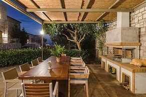 Callisto Seaside Homes & Suites