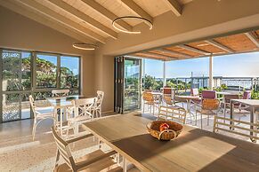 Callisto Seaside Homes & Suites