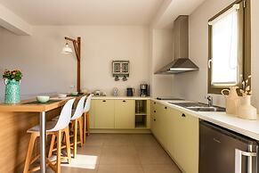 Callisto Seaside Homes & Suites