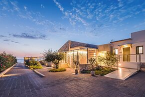 Callisto Seaside Homes & Suites