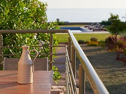 Callisto Seaside Homes & Suites