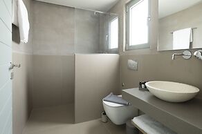 Callisto Seaside Homes & Suites