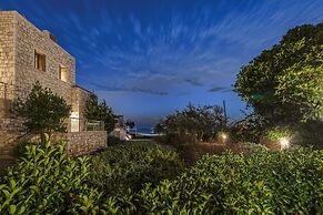 Callisto Seaside Homes & Suites