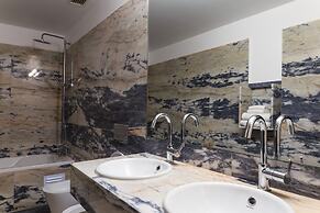 Enigma - Nature & Water Hotel