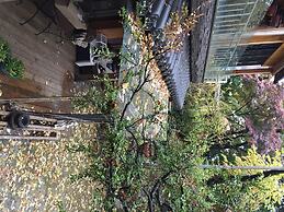 Jiwoljang Guest House