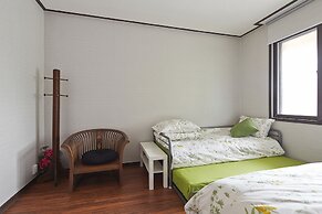 Jiwoljang Guest House