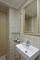 Jiwoljang Guest House