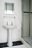 Bronfelin & Troed-y-rhiw Holiday Cottages