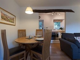 Bronfelin & Troed-y-rhiw Holiday Cottages