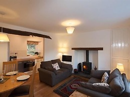 Bronfelin & Troed-y-rhiw Holiday Cottages