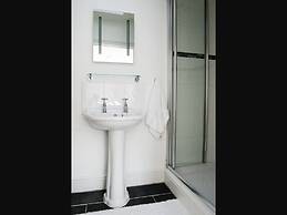 Bronfelin & Troed-y-rhiw Holiday Cottages