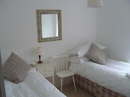 Bronfelin & Troed-y-rhiw Holiday Cottages