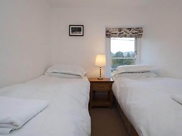 Bronfelin & Troed-y-rhiw Holiday Cottages