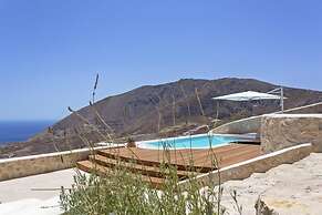 Kamini Santorini Luxury Villas