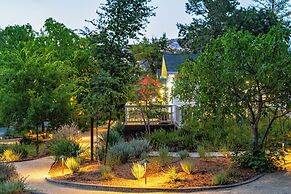 Aurora Park Cottages