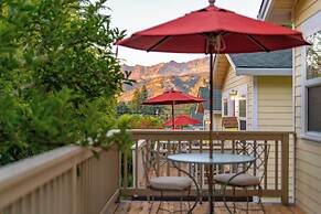 Aurora Park Cottages