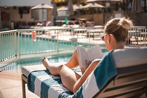 Lambis Studios & Apartments