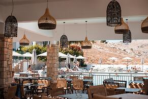 Lambis Studios & Apartments