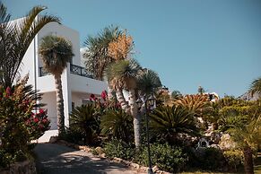 Lambis Studios & Apartments