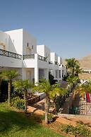 Lambis Studios & Apartments