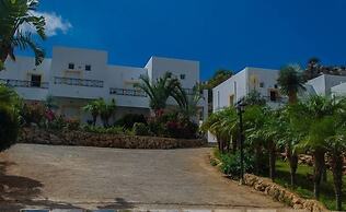 Lambis Studios & Apartments