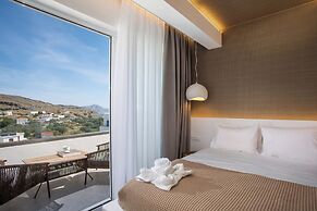 Lambis Studios & Apartments