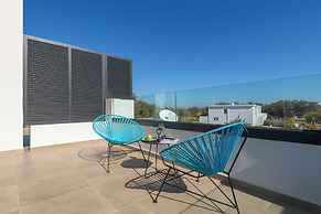 Lambis Studios & Apartments