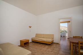 Lambis Studios & Apartments