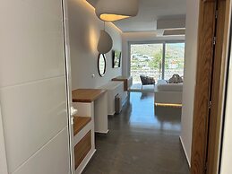 Lambis Studios & Apartments