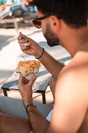 Lambis Studios & Apartments