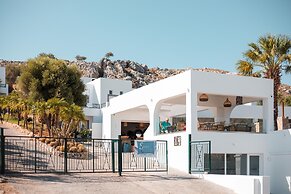 Lambis Studios & Apartments