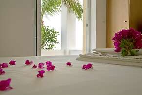 Lambis Studios & Apartments