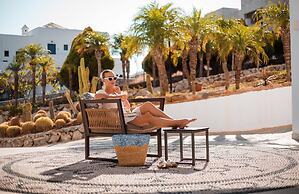 Lambis Studios & Apartments