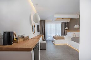 Lambis Studios & Apartments