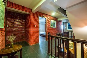 Calm House Hotel Hoi An