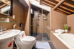 Calm House Hotel Hoi An