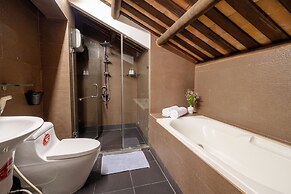 Calm House Hotel Hoi An