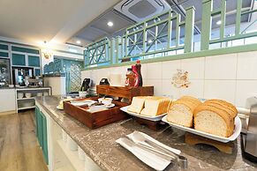 Palasia Hotel Palau