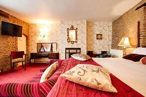 The Rose and Crown Hotel